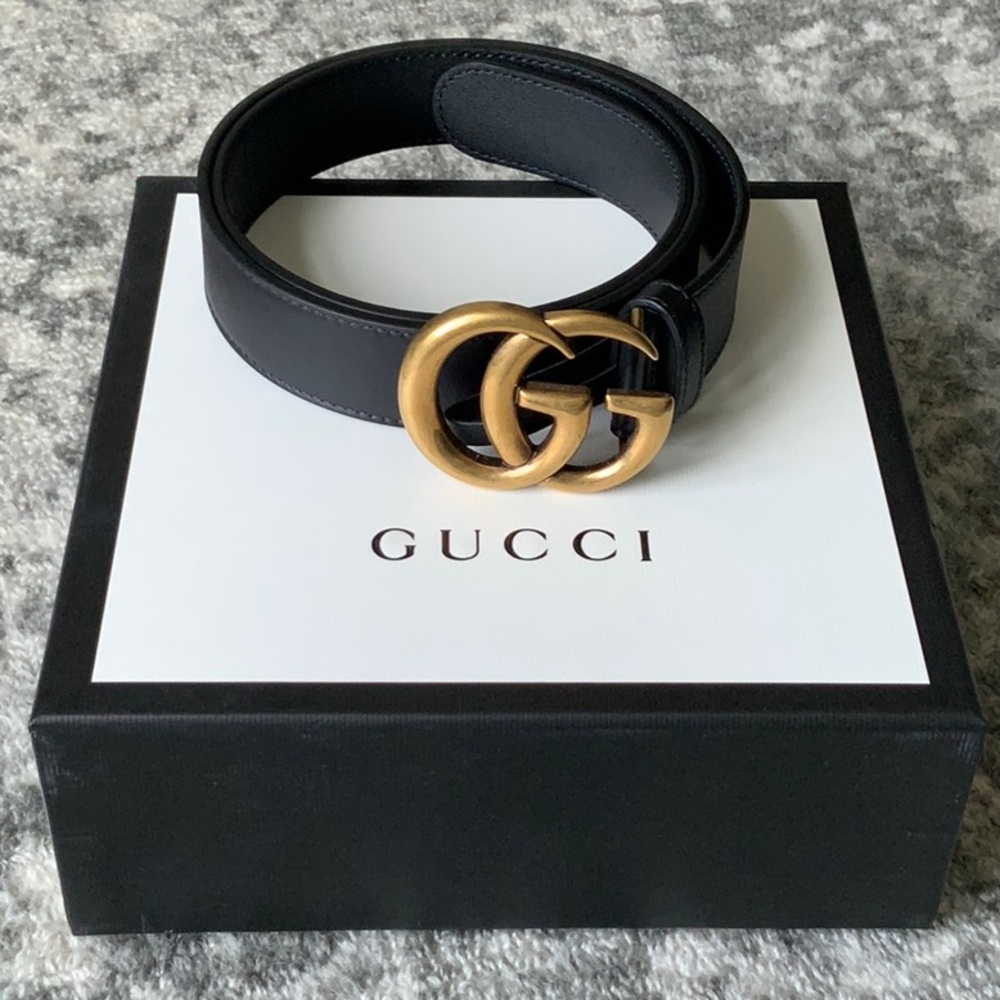 Gucci Black Leather Belt/Goldtone Buckle 80-32
